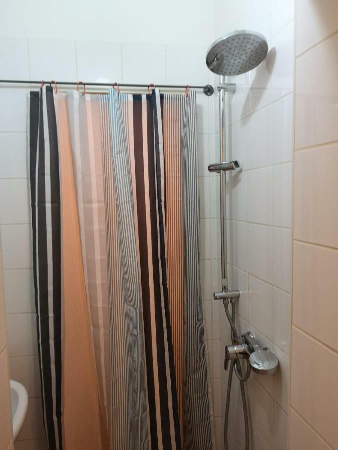 Low Budget Flat Rossau * Vienne
